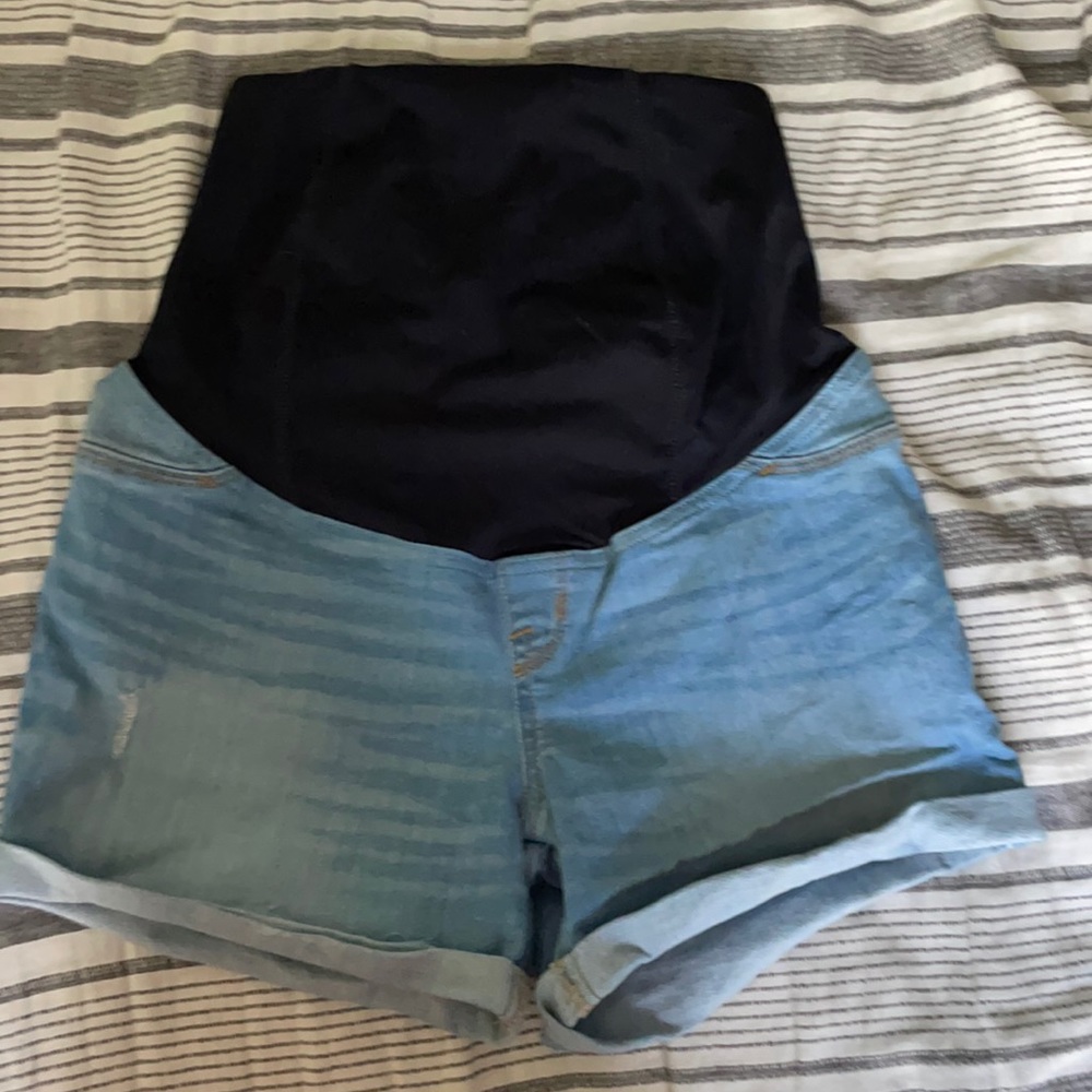 Maternity shorts